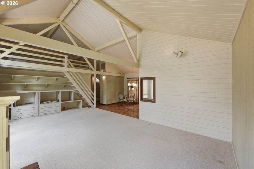 Custom townhouse tucked away on 3+ private, in-town acres - photo 24