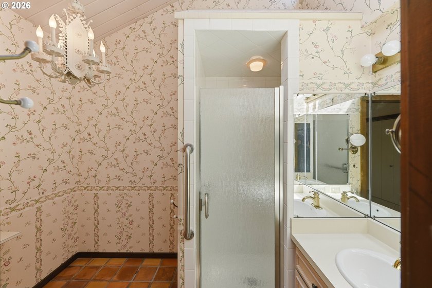 Custom townhouse tucked away on 3+ private, in-town acres - photo 35