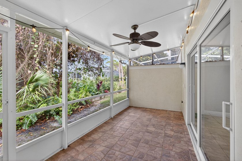 Beautifully updated coastal living just minutes from the ocean - photo 33