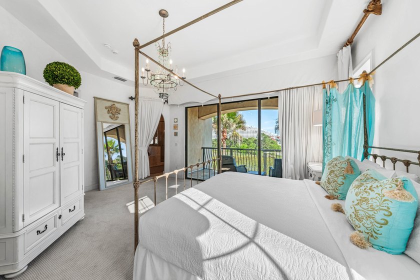 Perfectly positioned just steps from the Gulf, 22 Saint Tropez - photo 45