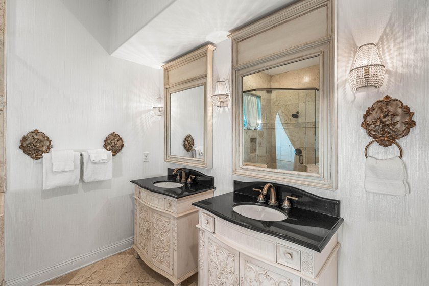 Perfectly positioned just steps from the Gulf, 22 Saint Tropez - photo 49