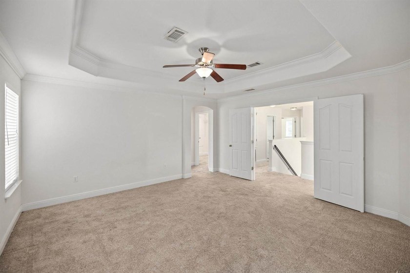 If you're looking for a spacious home with a functional layout - photo 28
