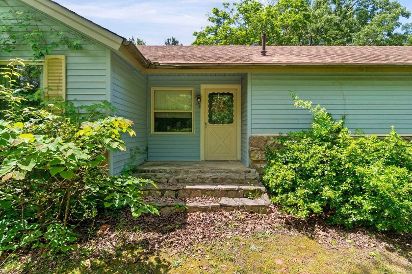 Discover your perfect retreat in this charming 2,058 square foot - photo 5