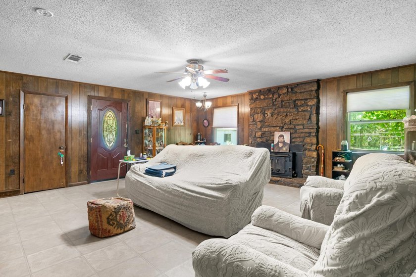 Discover your perfect retreat in this charming 2,058 square foot - photo 9