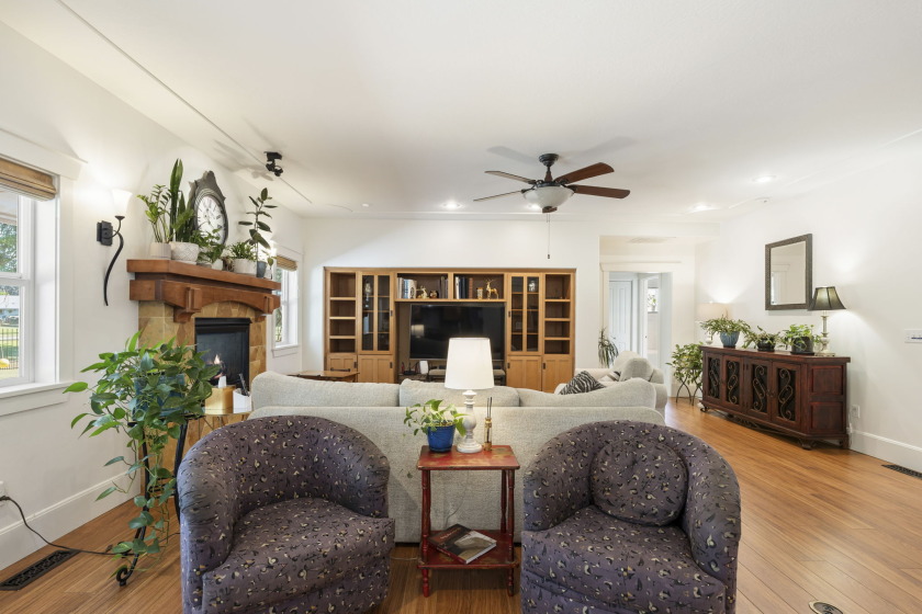 Luxury Golf Living + Dream Shop in Olympia, WA - photo 11