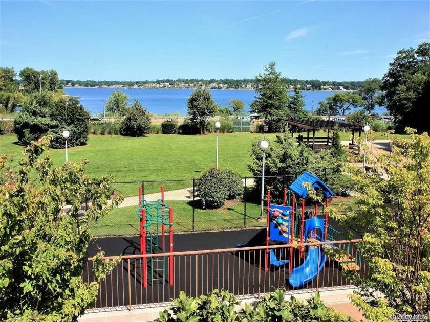 Pet Friendly Luxury High Rise building,Large One Bedroom With A - photo 28