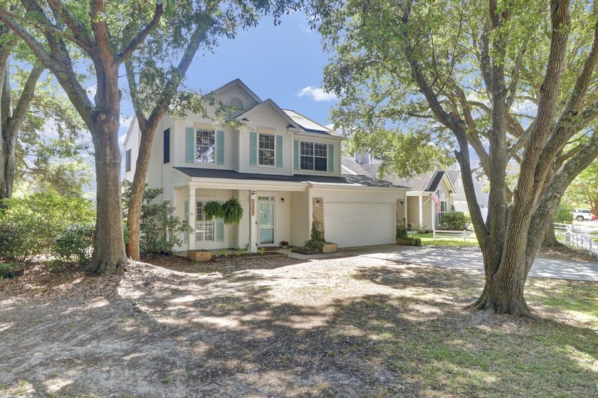 Nestled on a desirable corner lot in the sought-after Wexford - photo 3