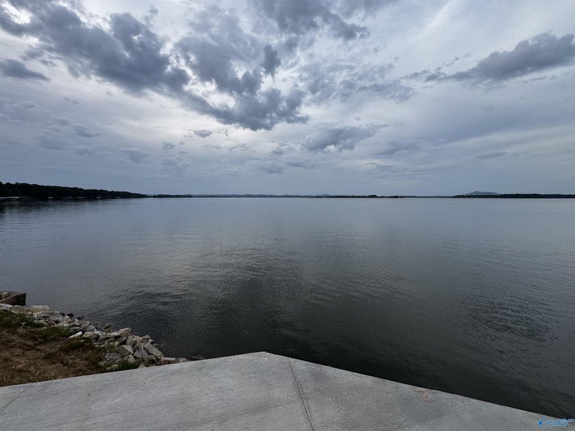 Yes, you can afford to live on the lake! Great views, a - photo 3
