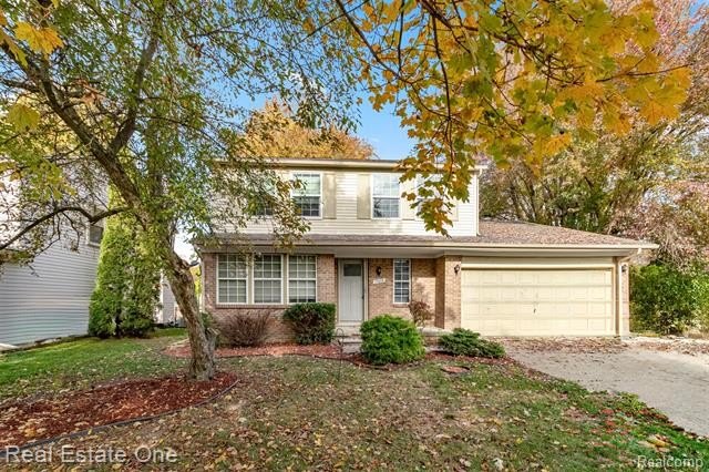 Welcome to this fully updated 2-story colonial offering 3 - photo 7