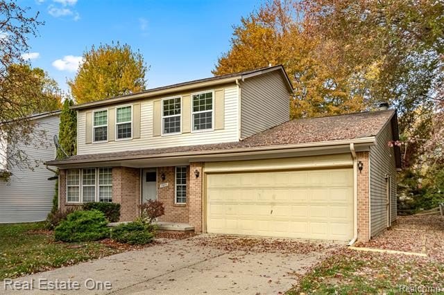 Welcome to this fully updated 2-story colonial offering 3 - photo 10