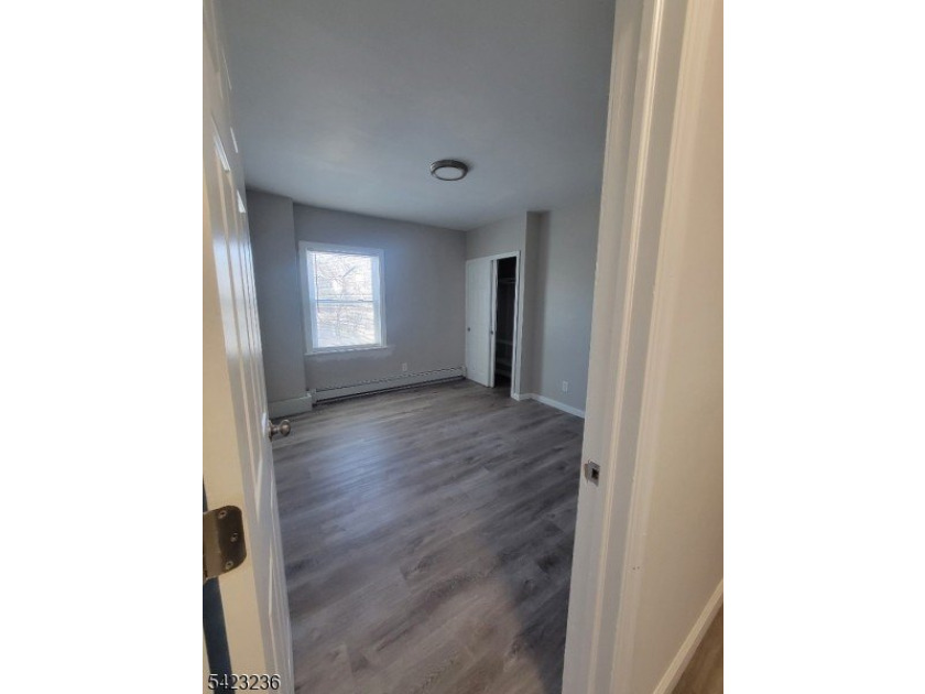 Move-in ready and fully renovated corner home in Atlantic City! - photo 4
