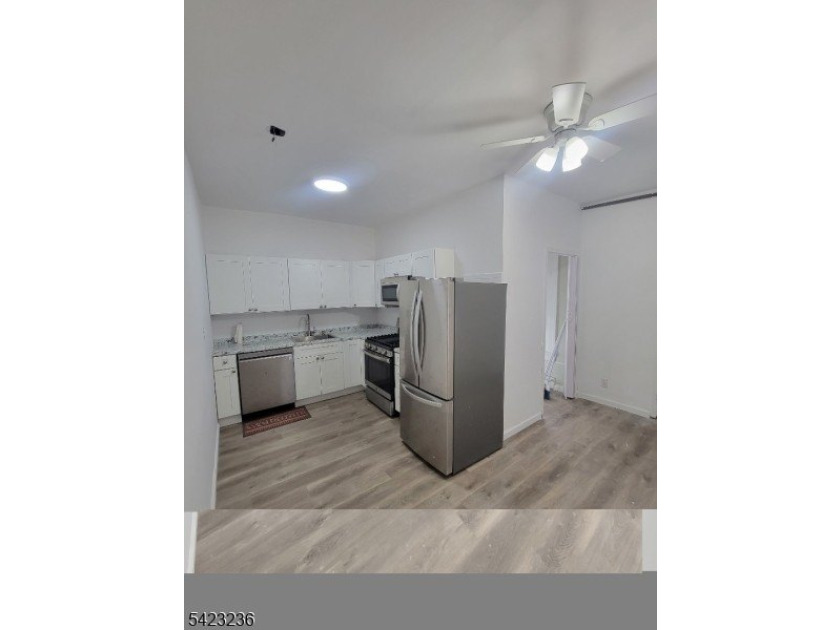 Move-in ready and fully renovated corner home in Atlantic City! - photo 6