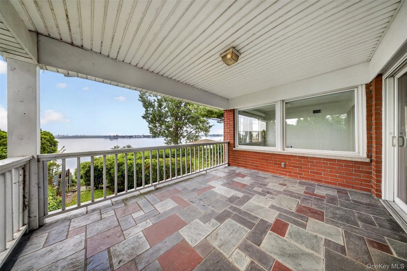 The Long Island Sound Waterfront, panoramic views of both the - photo 10