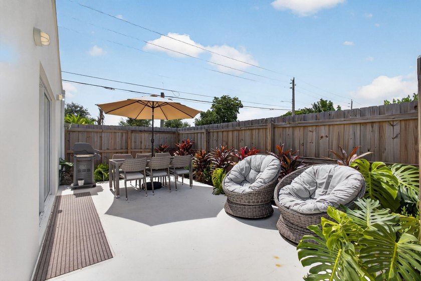Completely rebuilt 4BR/3BA home featuring a major renovation - photo 31