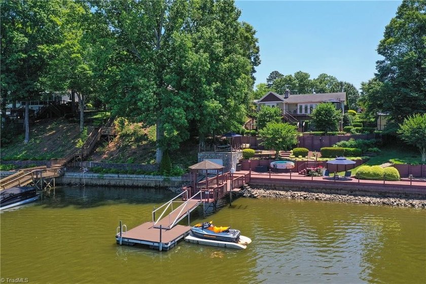 A High Rock Lake opportunity like this doesn't come around often! - photo 4