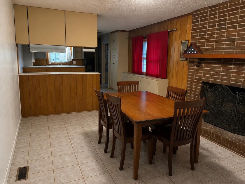 Opportunity awaits in this 3-bedroom, 2-bath home offering 1,331 - photo 3