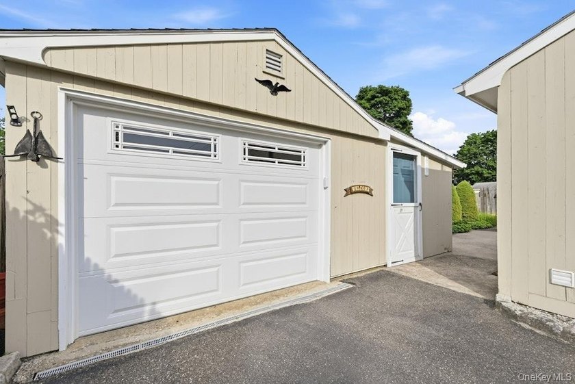 This immaculate 3 bedroom 1.5 bath home sits on a beautifully - photo 5