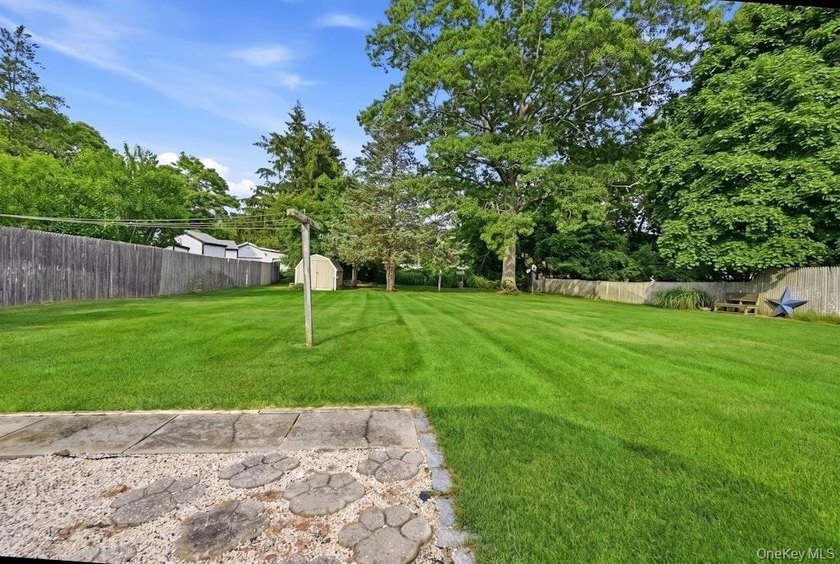 This immaculate 3 bedroom 1.5 bath home sits on a beautifully - photo 7