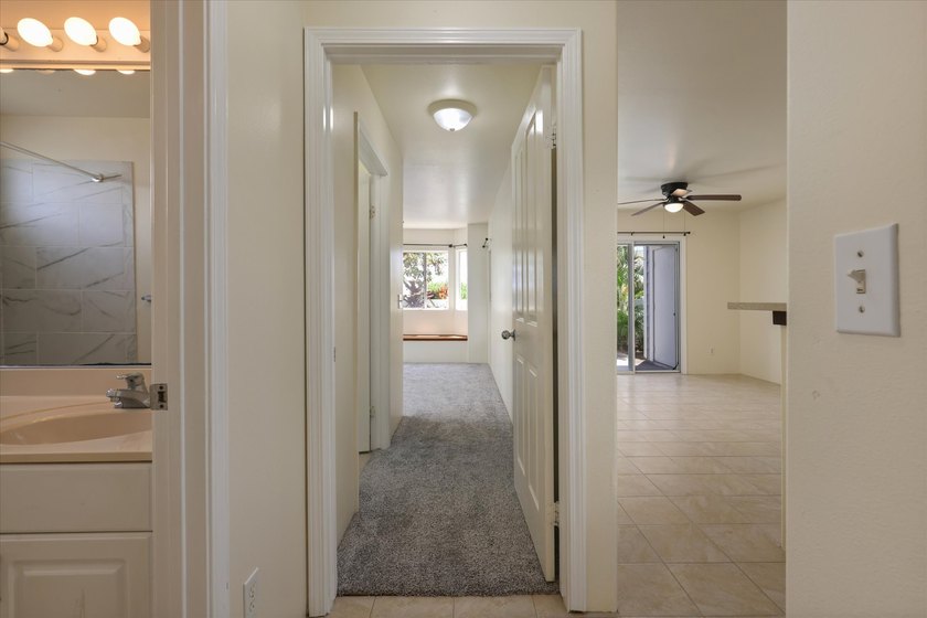 Beautifully updated ground-floor corner unit in Alii Lani. This - photo 11