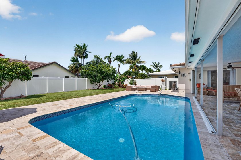 Experience Spectacular Florida living in this beautifully - photo 30