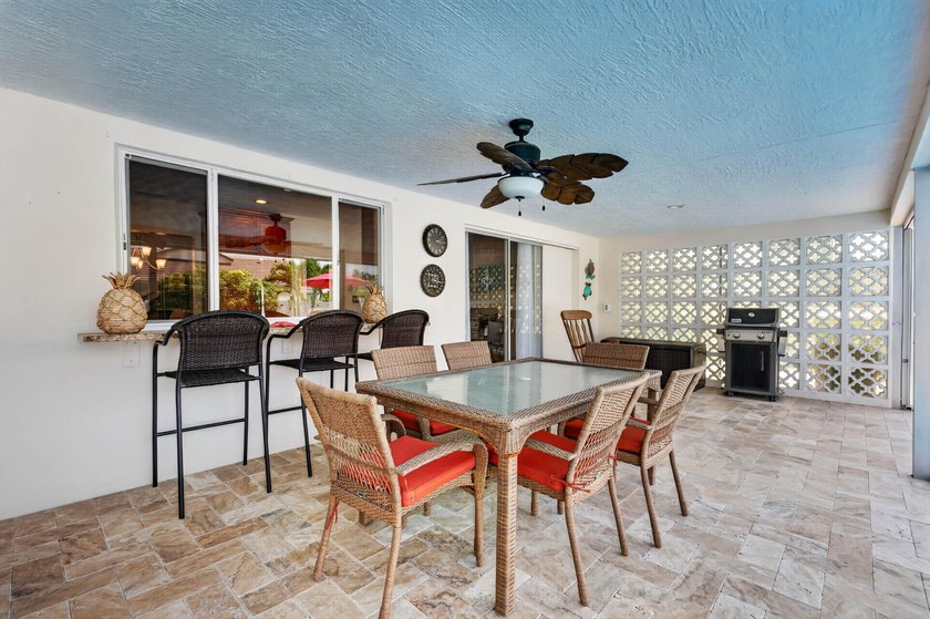 Experience Spectacular Florida living in this beautifully - photo 32