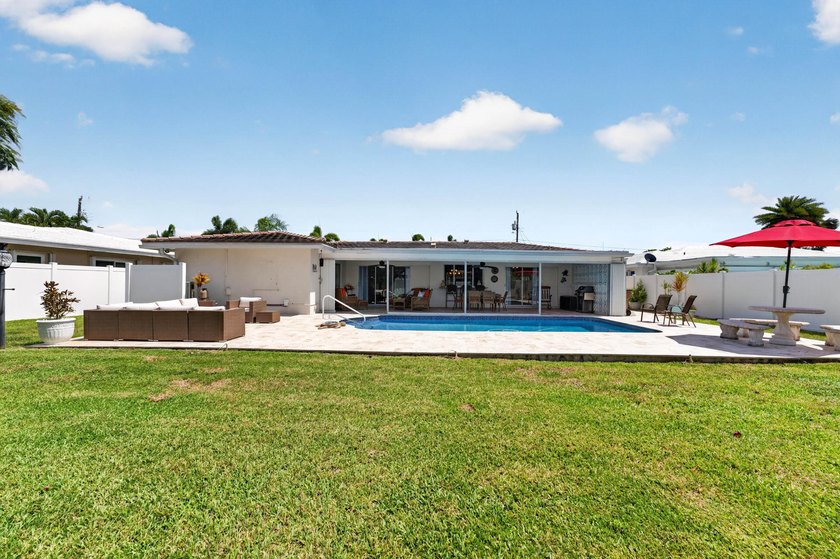 Experience Spectacular Florida living in this beautifully - photo 39