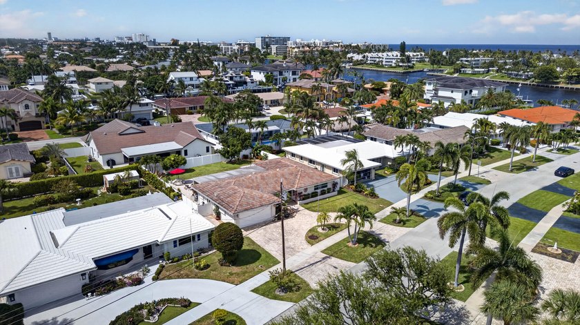 Experience Spectacular Florida living in this beautifully - photo 45