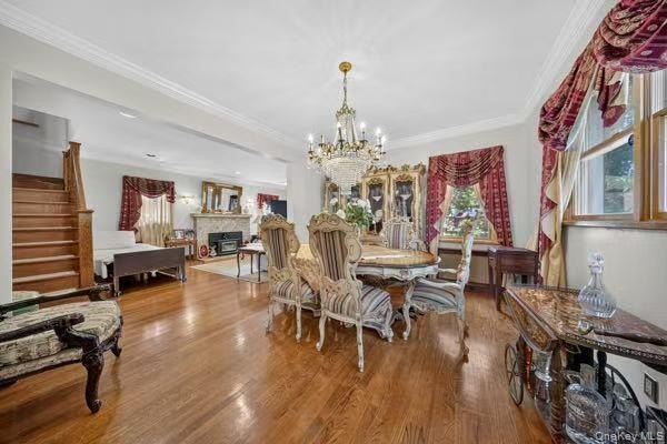 Welcome to this spacious detached Colonial located in the highly - photo 5