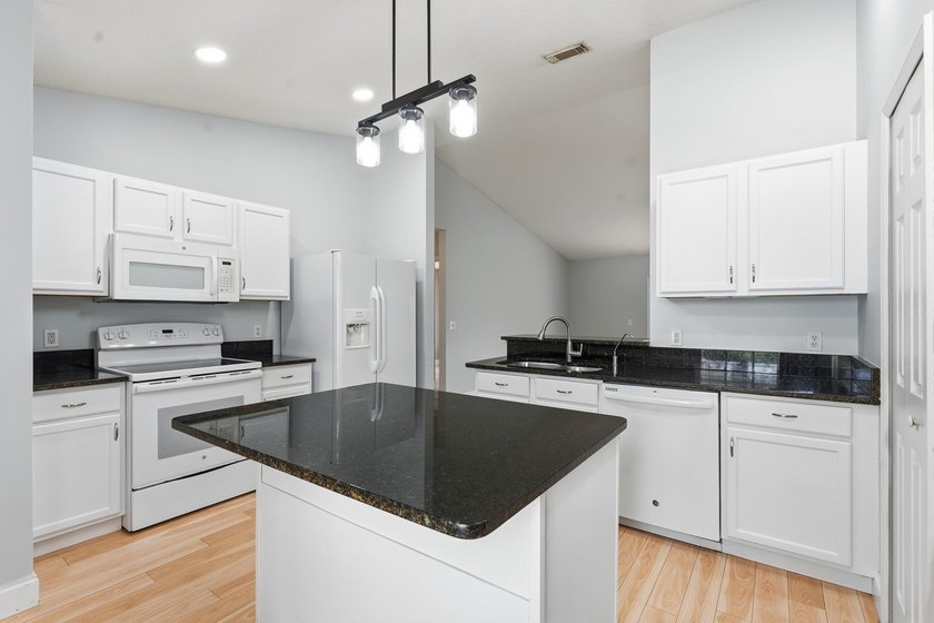 This charming single-story home in the heart of Port St. Lucie - photo 11