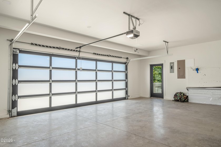 Just completed new construction, this modern residence blends - photo 35