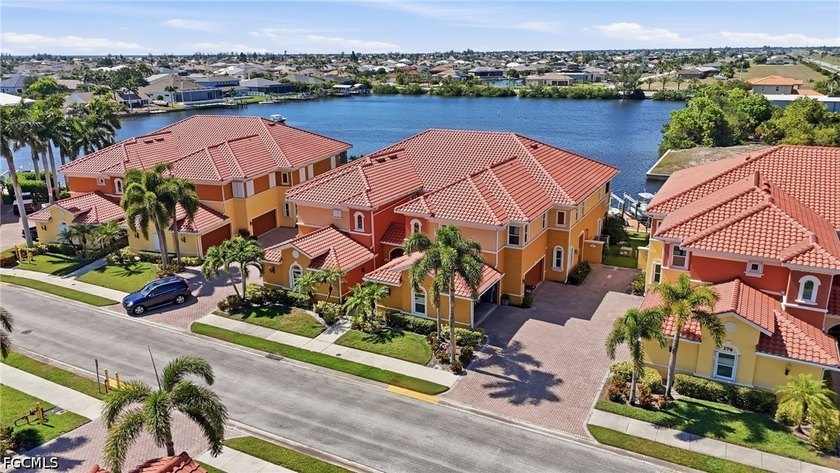 Spacious and bright 3-bedroom + den, 2.5-bath condo with direct - photo 46