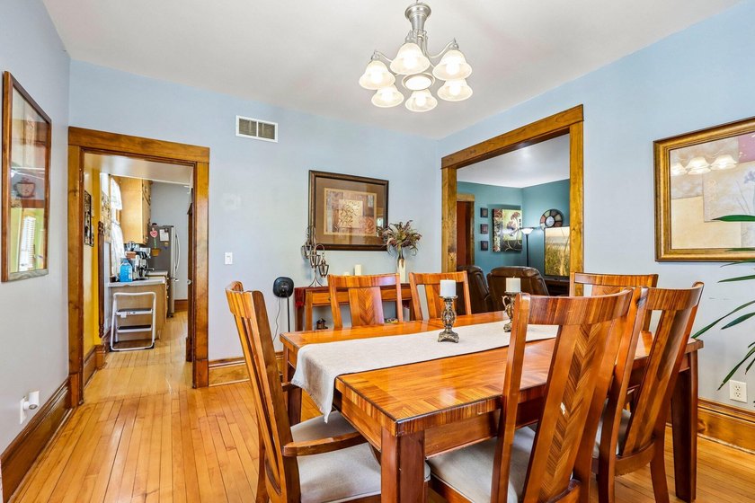 Charming 3-bedroom, 1.5-bath Colonial located just minutes from - photo 11