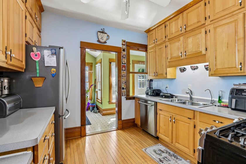 Charming 3-bedroom, 1.5-bath Colonial located just minutes from - photo 12