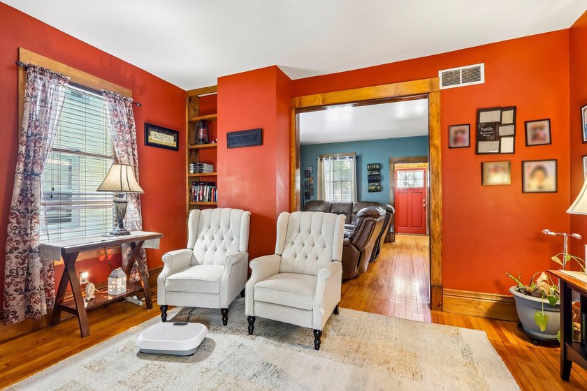 Charming 3-bedroom, 1.5-bath Colonial located just minutes from - photo 18