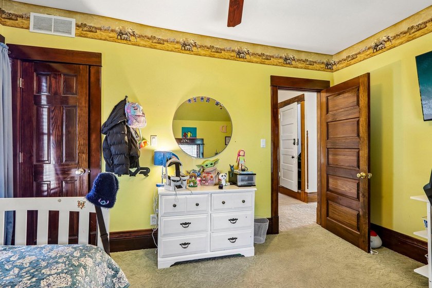 Charming 3-bedroom, 1.5-bath Colonial located just minutes from - photo 23