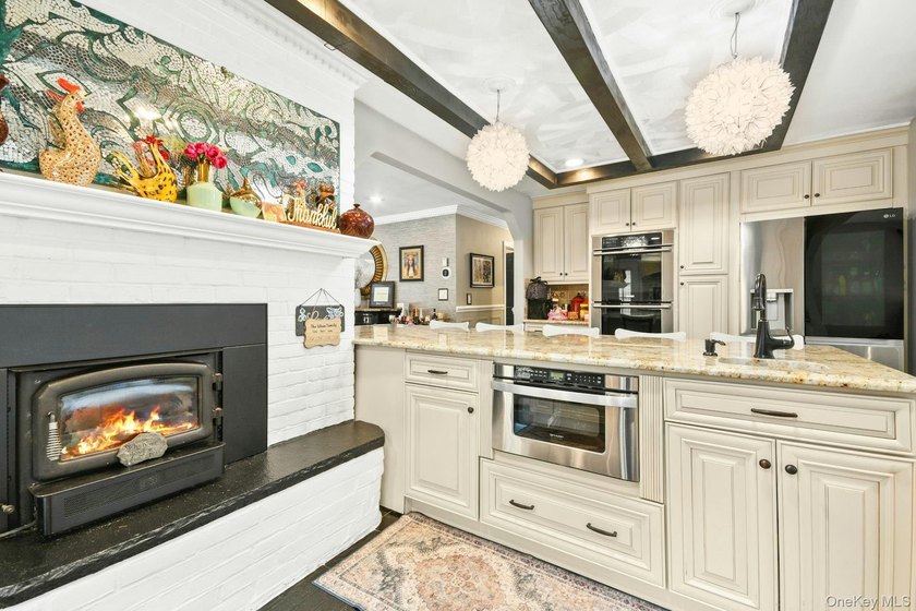 Surprisingly Spacious and Expanded Ranch in Sayville - Updated - photo 10
