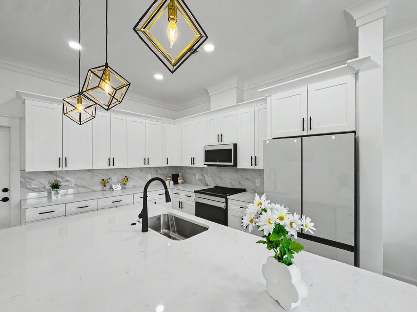 Welcome to 1985 Delaware Ave, a stunning newly built home - photo 3
