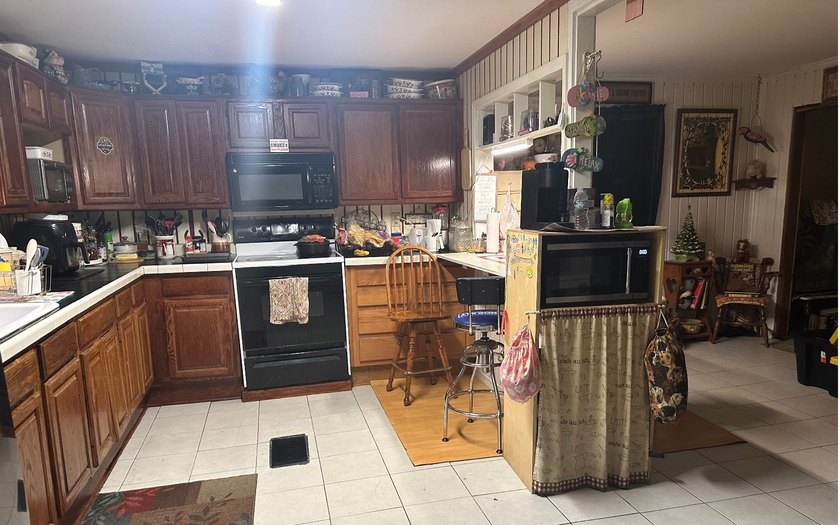 ENDLESS POSSIBILITIES! Seller willing to help with closing costs - photo 21