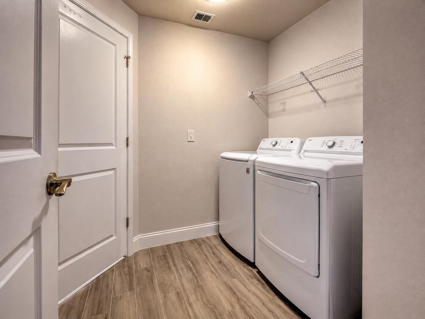 Fabulous Like-New Home located in small quiet Cul de sac. This - photo 18