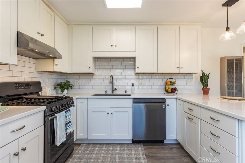 Welcome home to this rare and beautifully remodeled 2-bedroom - photo 7