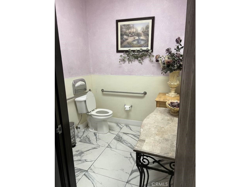 BEAUTY SALON, 4 HAIR STATIONS, 3 WASHING HAIR CHAIRS, 4 NAIL - photo 7