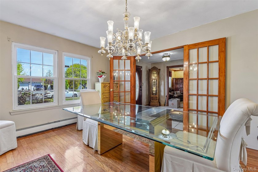 Spacious Colonial In East Patchogue Awaits! This 9-room Colonial - photo 11