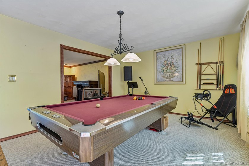 Spacious Colonial In East Patchogue Awaits! This 9-room Colonial - photo 19