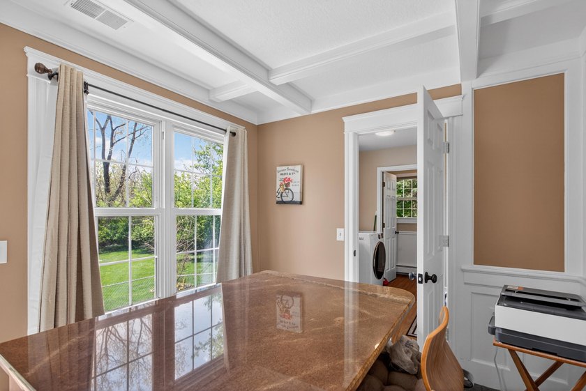 Spacious and beautifully maintained 4-bedroom, 4-bath home - photo 21