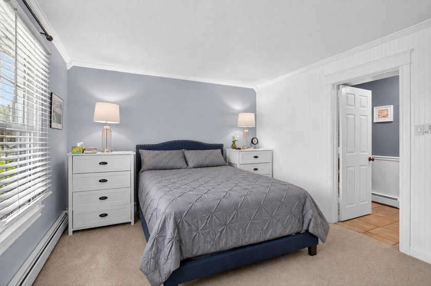 Spacious and beautifully maintained 4-bedroom, 4-bath home - photo 36
