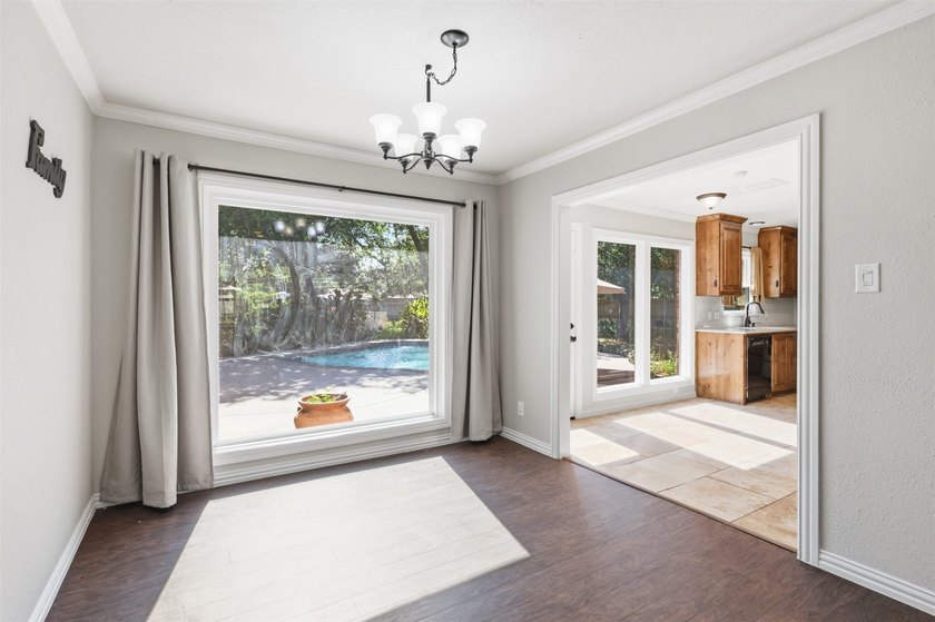 Beautiful 3-bedroom, 2-bath home featuring terracotta tile - photo 7