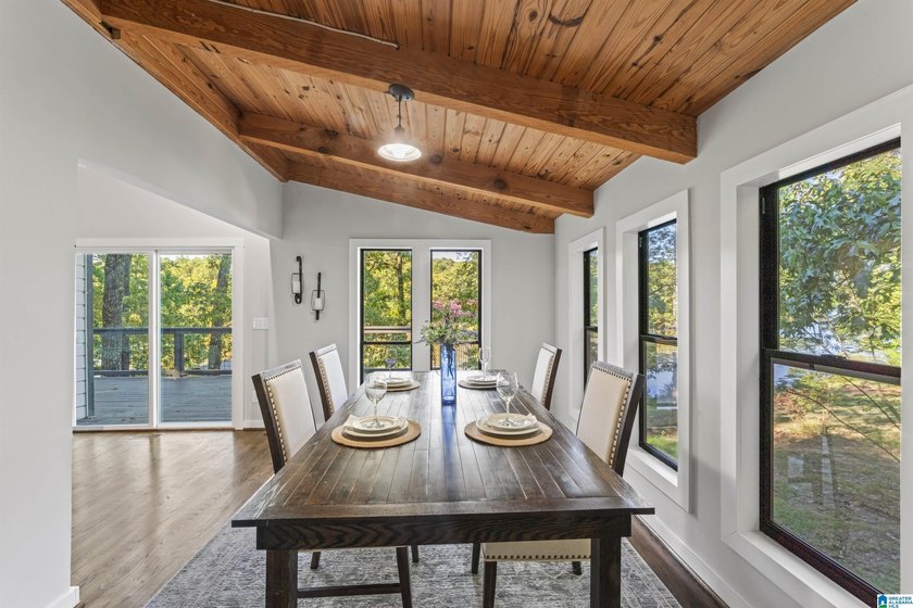Have you been looking for a GORGEOUS LAKE HOME? VACATION - photo 7