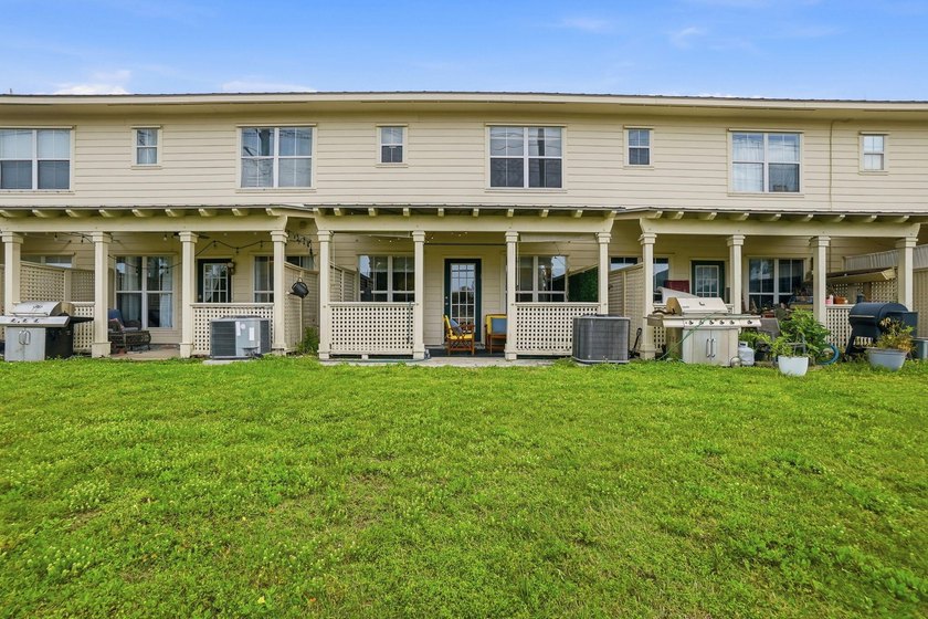 Seller is offering up to $5,000 toward buyer's closing costs - photo 28