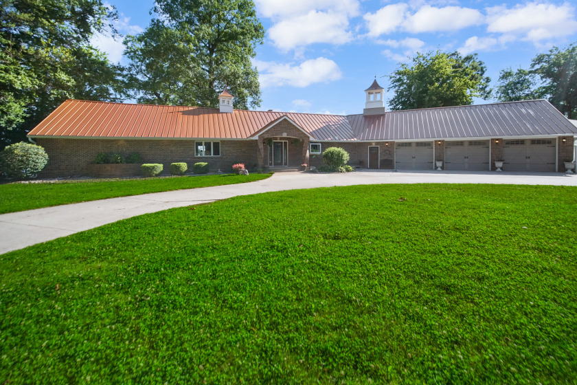 Panoramic views of Pretty Lake! - photo 17
