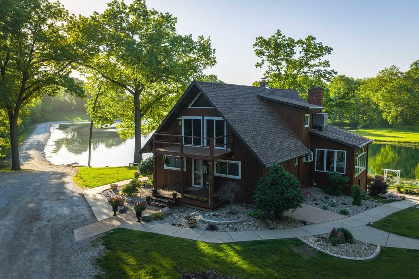 This 4-bedroom, 2.5-bath, 3,696-square-foot home sits on 21 - photo 41